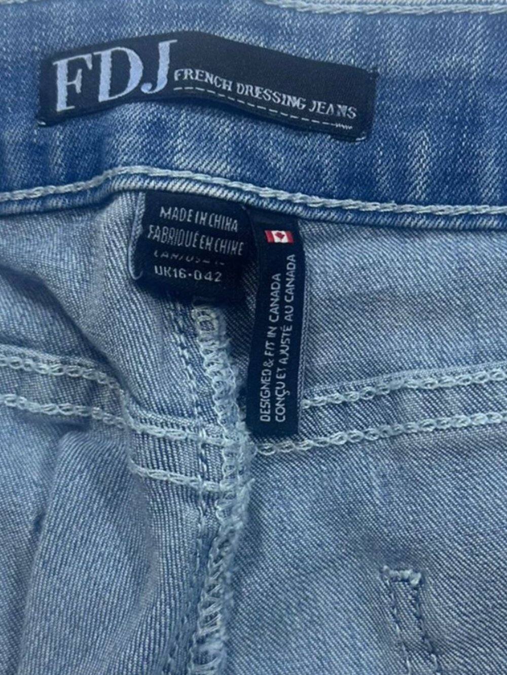 FDJ French Dressing Olivia Denim Shorts Light Wash ~ Size 12 - Picture 3 of 3